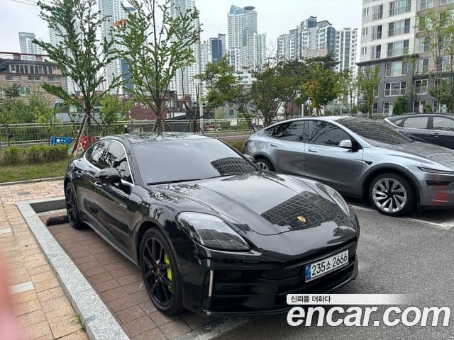Porsche Panamera (976)
