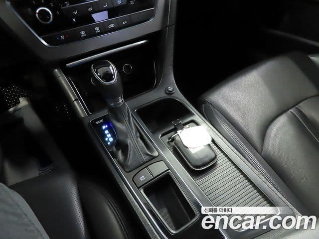 Hyundai LF Sonata Style, 2016 9