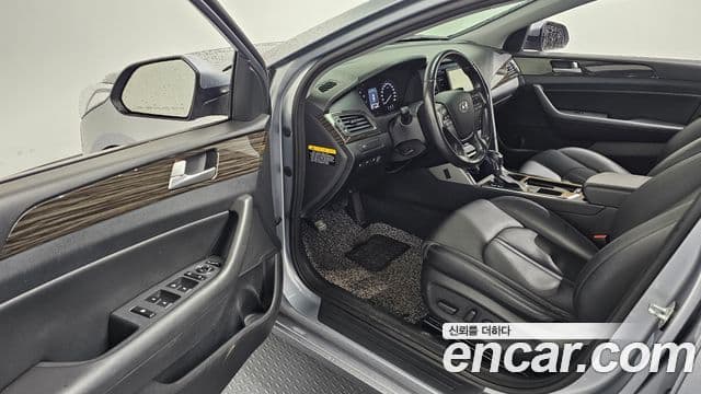 Hyundai LF Sonata 2.0 Smart, 2015 10