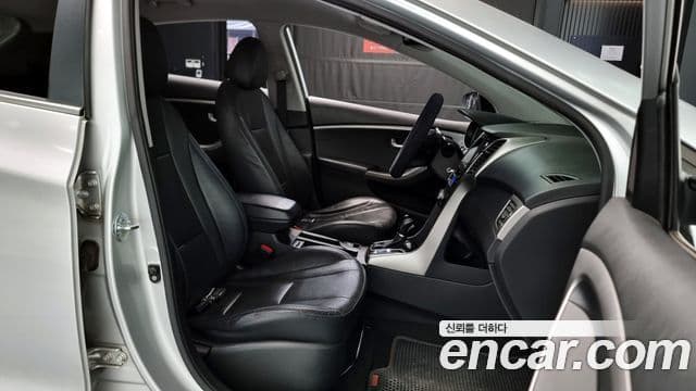 Hyundai i30(новый кузов / новое поколение) дизель 1.6 VGT Extreme, 2012 10