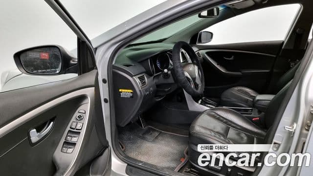 Hyundai i30(новый кузов / новое поколение) дизель 1.6 VGT Extreme, 2012 11