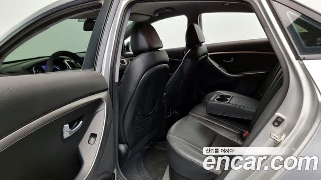 Hyundai i30(новый кузов / новое поколение) дизель 1.6 VGT Extreme, 2012 12