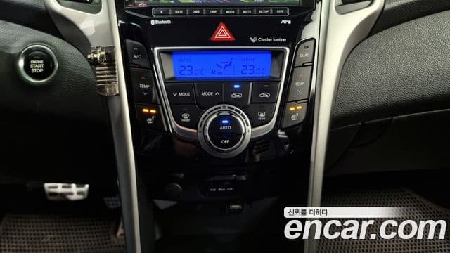 Hyundai i30(новый кузов / новое поколение) дизель 1.6 VGT Extreme, 2012 17