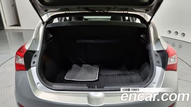 Hyundai i30(новый кузов / новое поколение) дизель 1.6 VGT Extreme, 2012 20