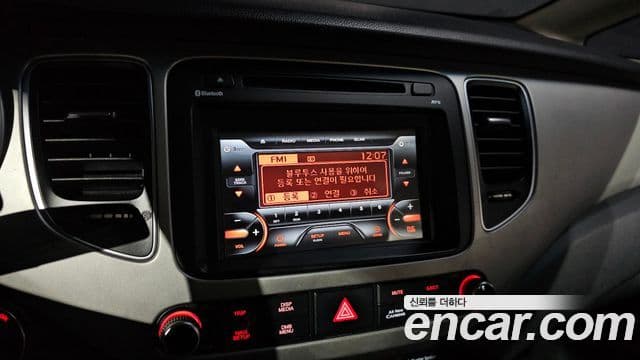 Kia All New Carens Prestige, 2015 17