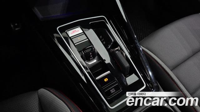Volkswagen Гольф 8세대 2.0 GTI, 2024 9