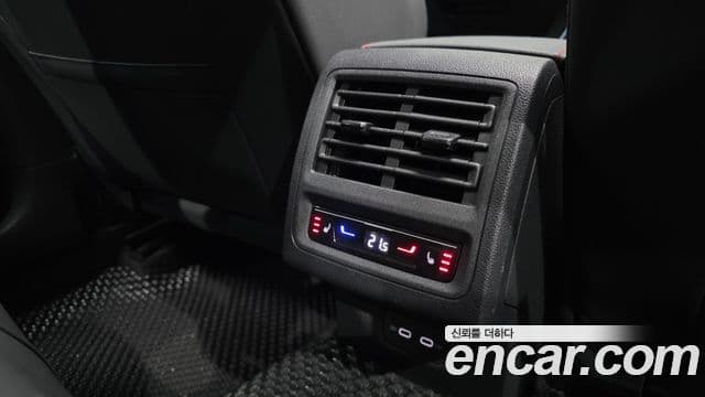 Volkswagen Гольф 8세대 2.0 GTI, 2024 19