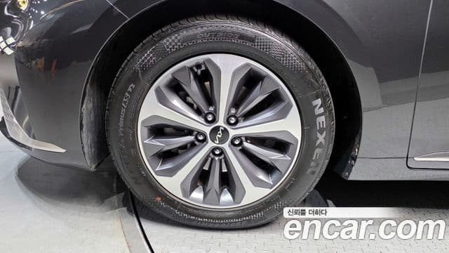 Kia K8 гибрид Noblesse, 2022 все фото