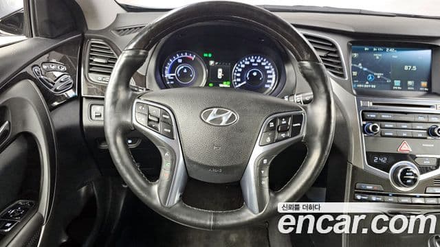 Hyundai Grandeur HG гибрид Premium, 2016 13