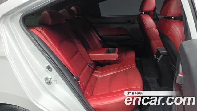 Hyundai Avante AD Extreme Selection, 2017 12