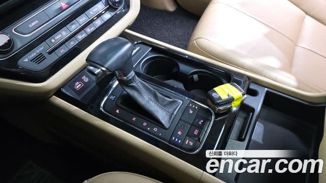 Kia All New Carnival VIP, 2017 9