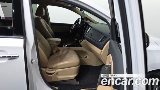 Kia All New Carnival VIP, 2017 11