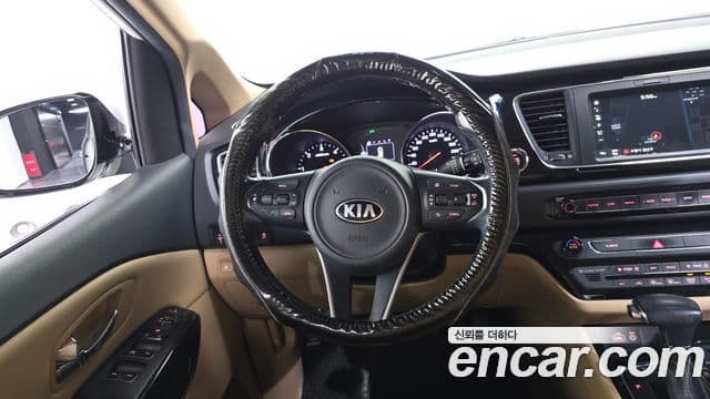 Kia All New Carnival VIP, 2017 13