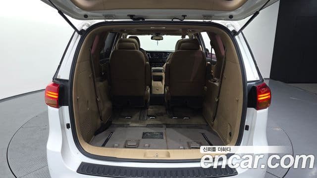Kia All New Carnival VIP, 2017 20