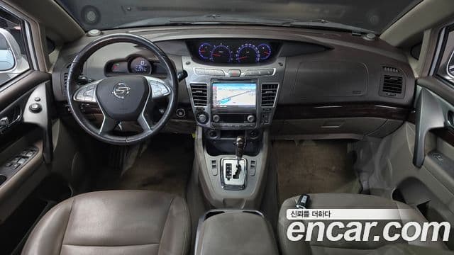 KG모빌리티(SsangYong) Korando 투리스모 4WD GT 9인승, 2015 7
