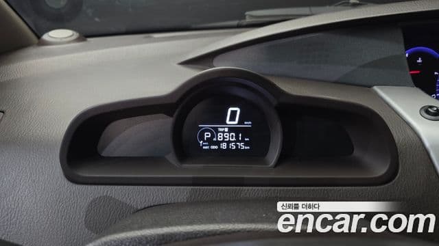 KG모빌리티(SsangYong) Korando 투리스모 4WD GT 9인승, 2015 8