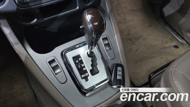 KG모빌리티(SsangYong) Korando 투리스모 4WD GT 9인승, 2015 9