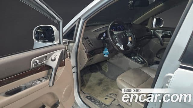 KG모빌리티(SsangYong) Korando 투리스모 4WD GT 9인승, 2015 10