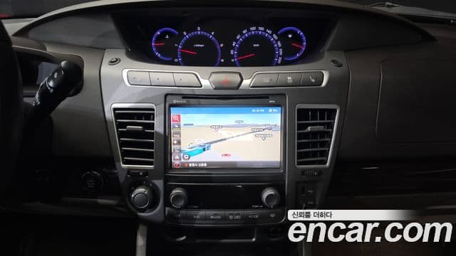 KG모빌리티(SsangYong) Korando 투리스모 4WD GT 9인승, 2015 14