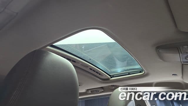 KG모빌리티(SsangYong) Korando 투리스모 4WD GT 9인승, 2015 19