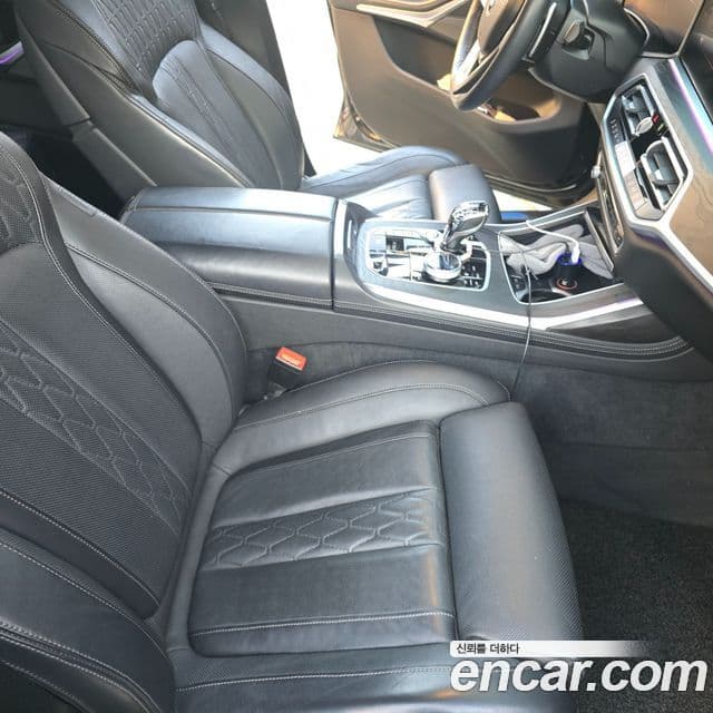 BMW X7 (G07) xDrive 40d Design Pure Excellence 6인승, 2021 9