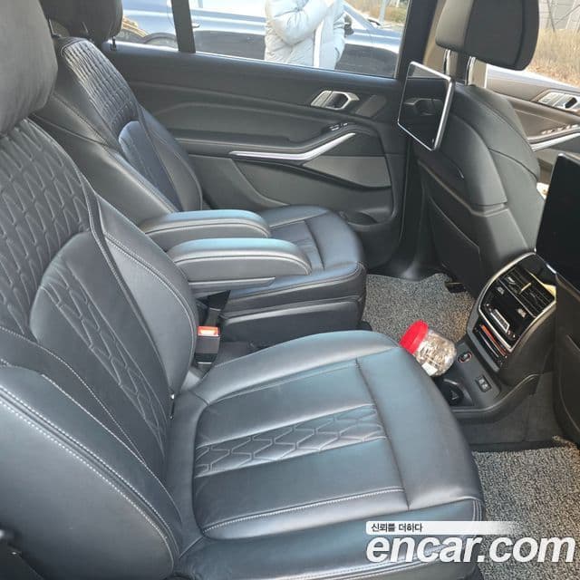 BMW X7 (G07) xDrive 40d Design Pure Excellence 6인승, 2021 10
