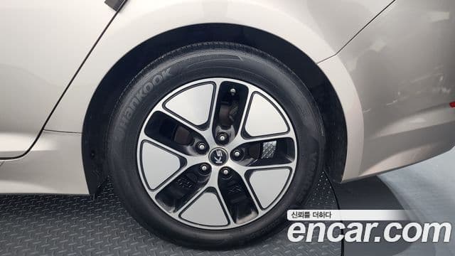 Kia K5 гибрид Noblesse, 2012 все фото