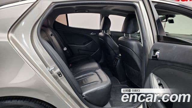 Kia K5 гибрид Noblesse, 2012 12