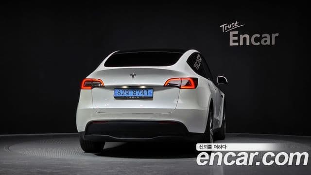 Tesla модель Y Standard Range RWD, 2021 4