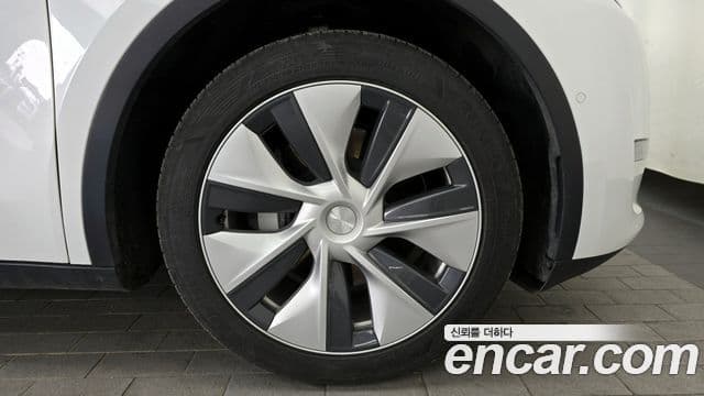 Tesla модель Y Standard Range RWD, 2021 все фото