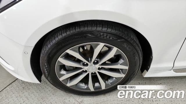 Hyundai LF Sonata LPI Modern(для людей с инвалидностью), 2015 16