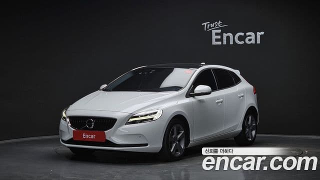 Volvo V40 2세대, 2017 1