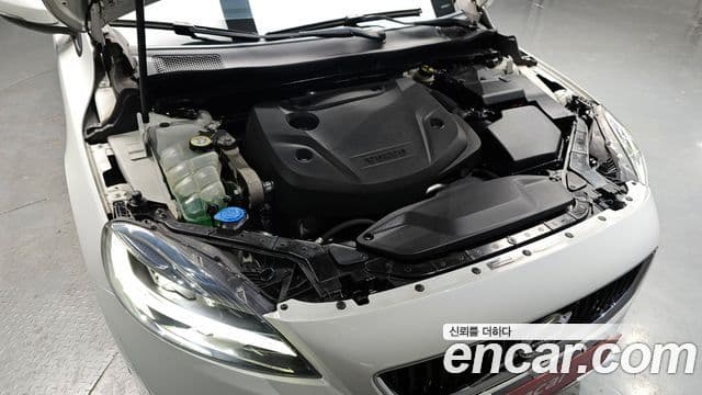 Volvo V40 2세대, 2017 6