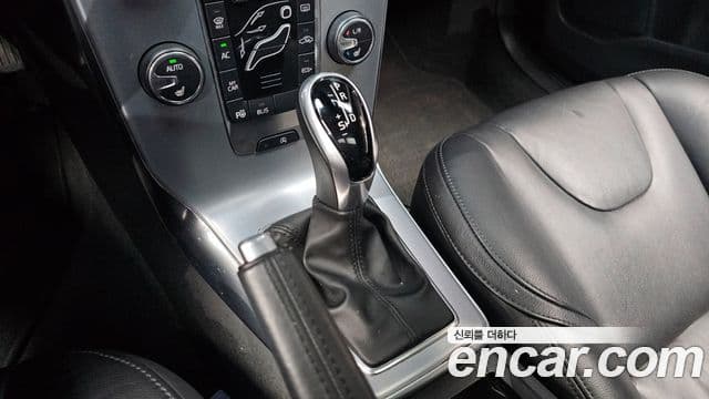 Volvo V40 2세대, 2017 9