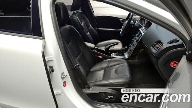 Volvo V40 2세대, 2017 10