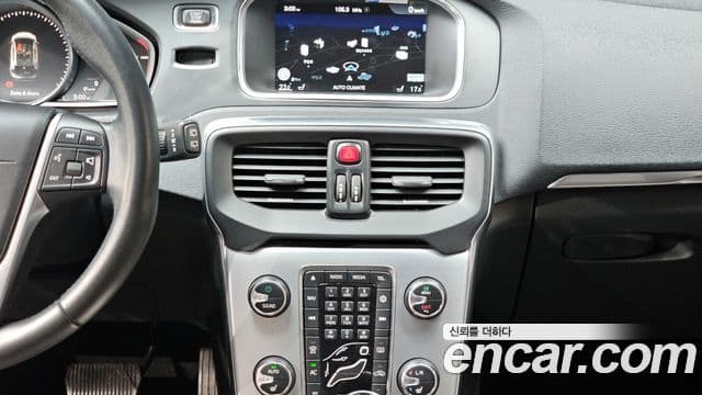 Volvo V40 2세대, 2017 14