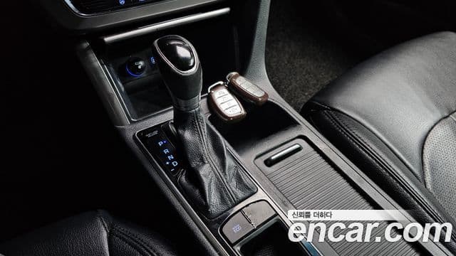 Hyundai LF Sonata Premium, 2015 9