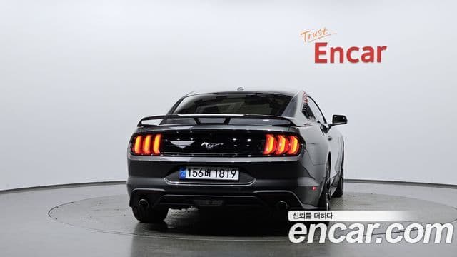 Ford Mustang купе, 2019 4