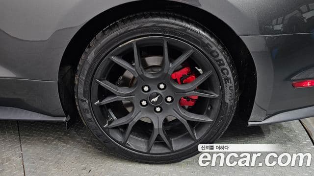 Ford Mustang купе, 2019 все фото