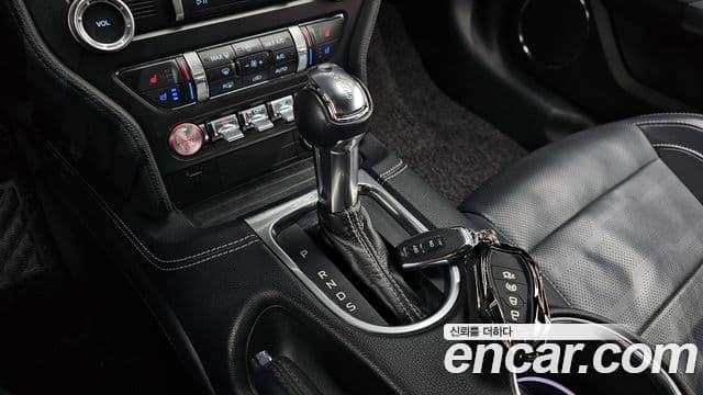 Ford Mustang купе, 2019 9