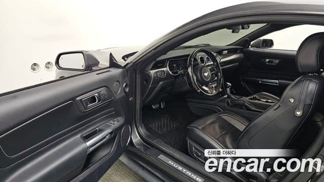 Ford Mustang купе, 2019 10