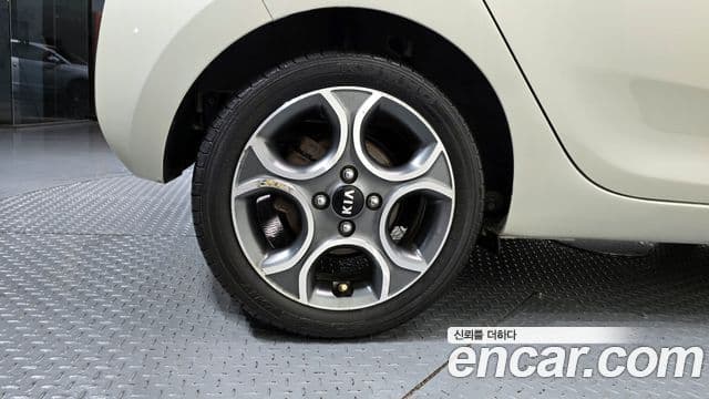 Kia The / новый New Morning Luxury, 2016 все фото