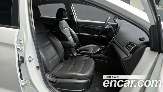 Hyundai Avante AD 1.6 GDI Value Plus, 2017 10