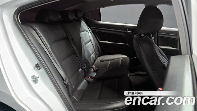 Hyundai Avante AD 1.6 GDI Value Plus, 2017 12