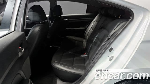 Hyundai Avante AD 1.6 GDI Value Plus, 2017 13