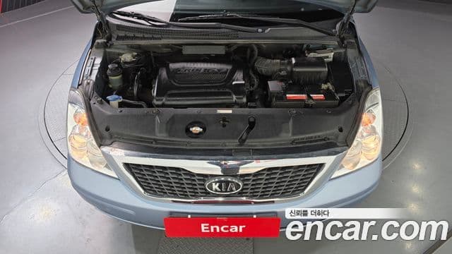 Kia Carnival R President, 2011 6