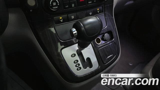 Kia Carnival R President, 2011 9