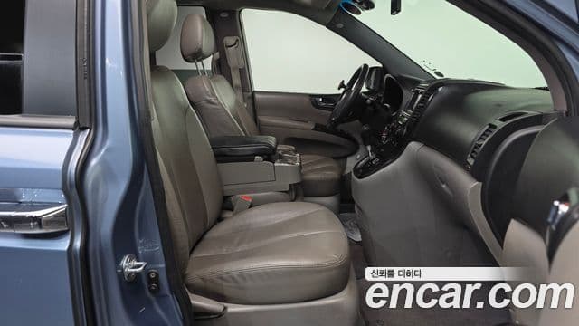 Kia Carnival R President, 2011 11