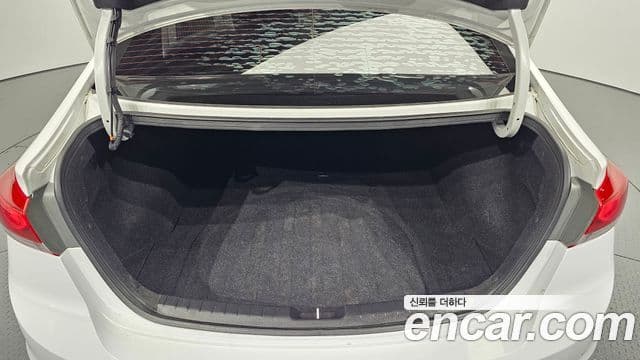 Hyundai Avante AD 1.6 GDI Value Plus, 2018 20