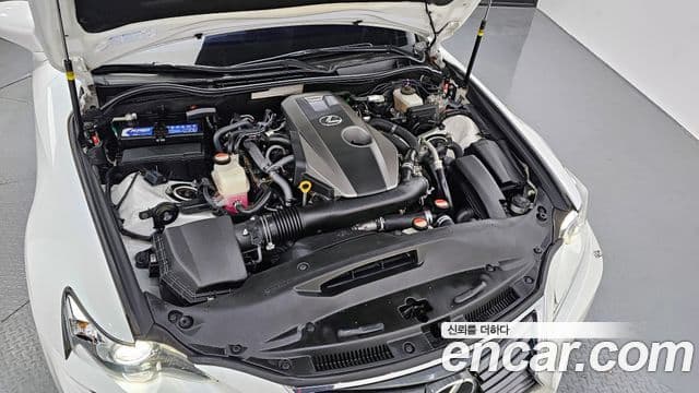 Lexus New IS200t Supreme, 2016 6